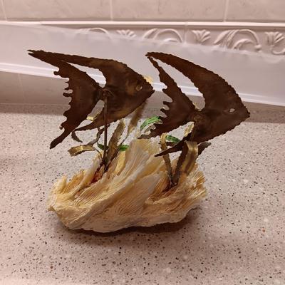 HOME DECOR AND COLLECTIBLES