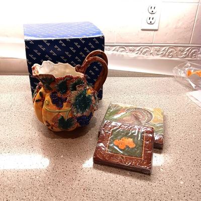 FITZ & FLOYD THANKSGIVING BOUQUET PITCHER AND NAPKINS