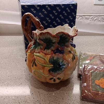 FITZ & FLOYD THANKSGIVING BOUQUET PITCHER AND NAPKINS