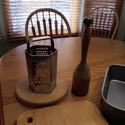 THE REMAINING KITCHEN ITEMS