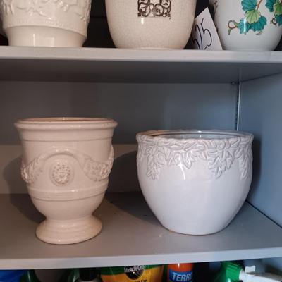 2 FLOWER POTS