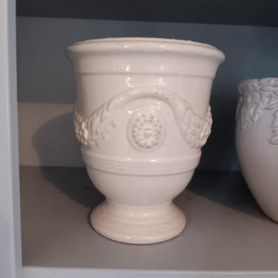 2 FLOWER POTS