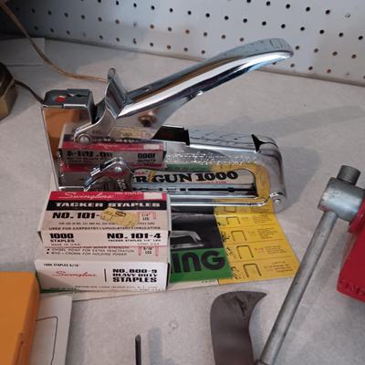SWIVEL BENCH VISE, STUD FINDER AND MORE