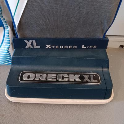 ORECK DUCKS UNLIMITED VACUUM WITH EXTRA BAGS