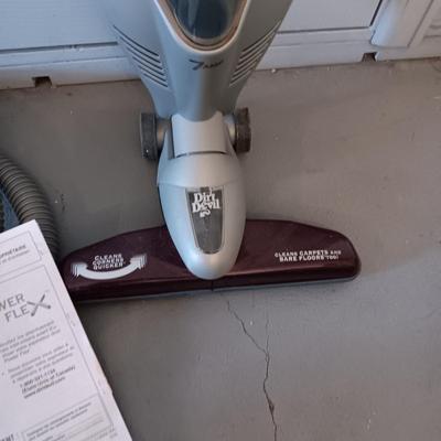 DIRT DEVIL POWER FLEX BAGLESS VACUUM
