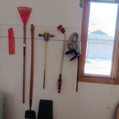 ELECTRIC HEDGE TRIMMERS AND OTHER YARD TOOLS