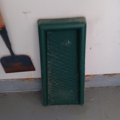 ELECTRIC HEDGE TRIMMERS AND OTHER YARD TOOLS