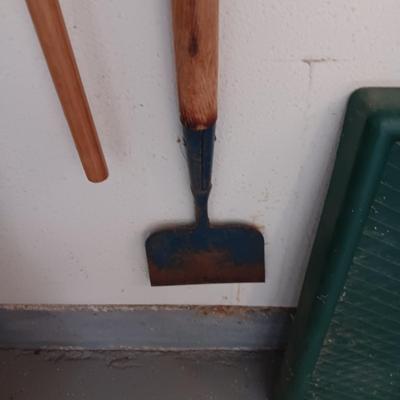 ELECTRIC HEDGE TRIMMERS AND OTHER YARD TOOLS