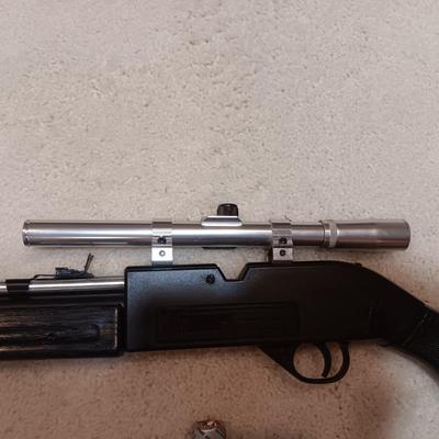 CROSMAN 760 PUMPMASTER BB GUN WITH SCOPE