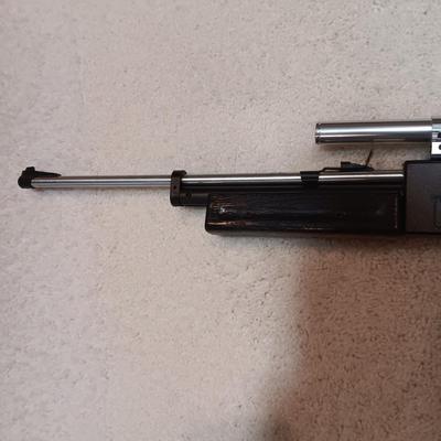 CROSMAN 760 PUMPMASTER BB GUN WITH SCOPE