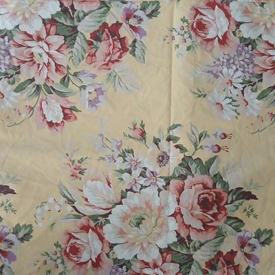 Three flat sheets with floral print - Queen sized - Laura Ashley