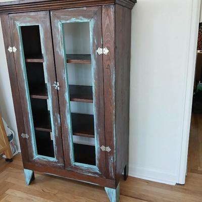 Very cute, Colonial blue distressed linen / Pie taker / kitchen storage cabinet / Bookcase open front display case