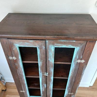 Very cute, Colonial blue distressed linen / Pie taker / kitchen storage cabinet / Bookcase open front display case