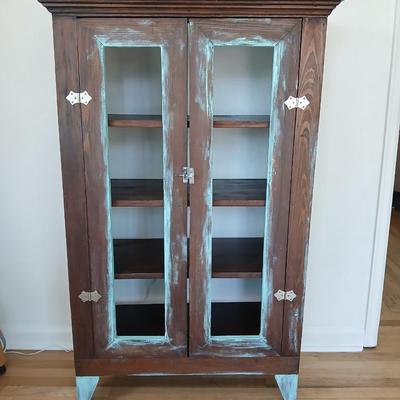 Very cute, Colonial blue distressed linen / Pie taker / kitchen storage cabinet / Bookcase open front display case