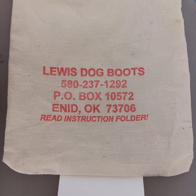 DOGLOO LARGE PET KENNEL, LARGE DOG BOOTS AND COMB
