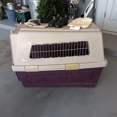 DOGLOO LARGE PET KENNEL, LARGE DOG BOOTS AND COMB