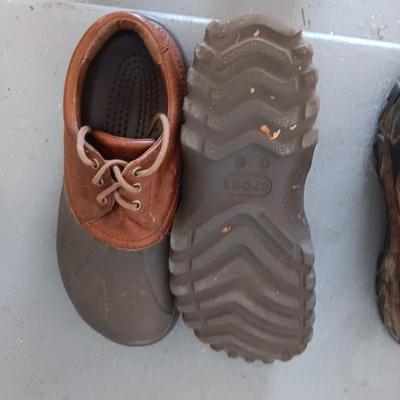 MEN'S CABELAS BOOTS AND CROCS SIZE 10