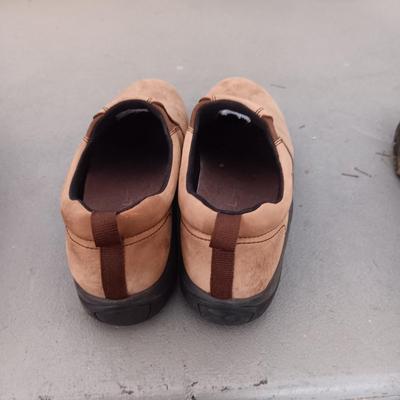 MEN'S LL BEAN AND MERRELL CABELAS LEATHER SLIP ON SHOES SIZE 10