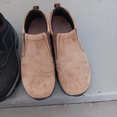 MEN'S LL BEAN AND MERRELL CABELAS LEATHER SLIP ON SHOES SIZE 10