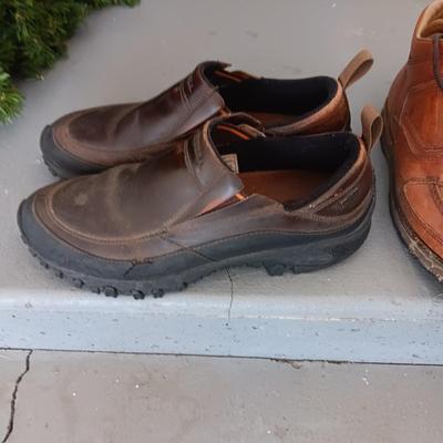 MEN'S LEATHER MERRELL SLIP ON SHOES AND ROCKPORT BOOTS SIZE 10