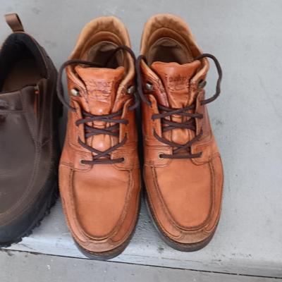 MEN'S LEATHER MERRELL SLIP ON SHOES AND ROCKPORT BOOTS SIZE 10