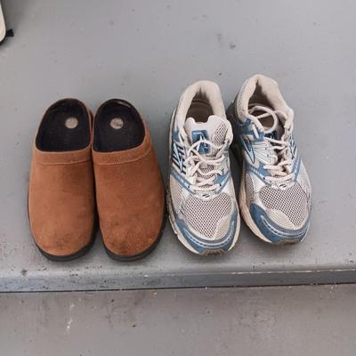 LADIES BROOKS SHOES (10) AND LANDS END SLIP ON SHOES (9)