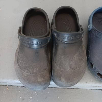 LADIES CROCS SHOES SIZE 7 - 9