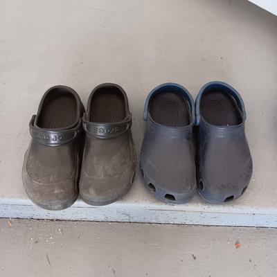 LADIES CROCS SHOES SIZE 7 - 9