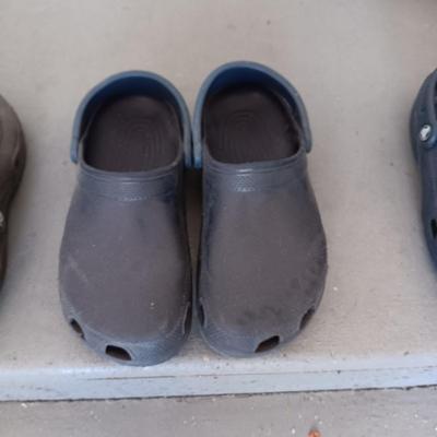 LADIES CROCS SHOES SIZE 7 - 9