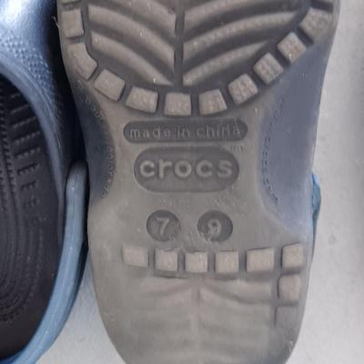 LADIES CROCS SHOES SIZE 7 - 9