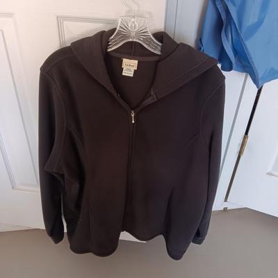 LADIES EDDIE BAUER RAIN PONCHO AND 2 LIGHTWEIGHT JACKETS