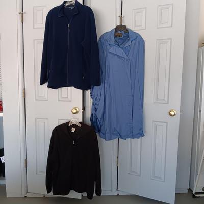 LADIES EDDIE BAUER RAIN PONCHO AND 2 LIGHTWEIGHT JACKETS
