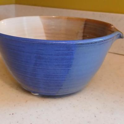 American Made Stoneware Pottery Tripod Footed Kitchen Colander