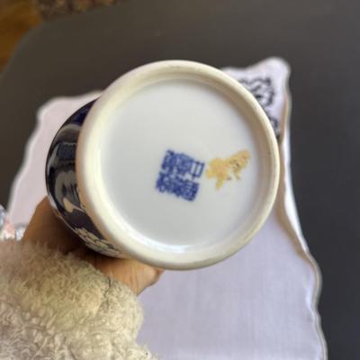 Navy flower Asian vase and floral vase