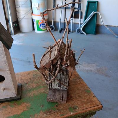 OLD WOODEN BENCH, 3 BIRDHOUSES AND A THERMOMETER