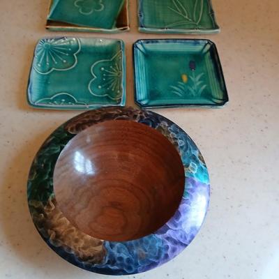 Beautiful signed wood bowl and four pottery square plates / spoon rests / tea bag