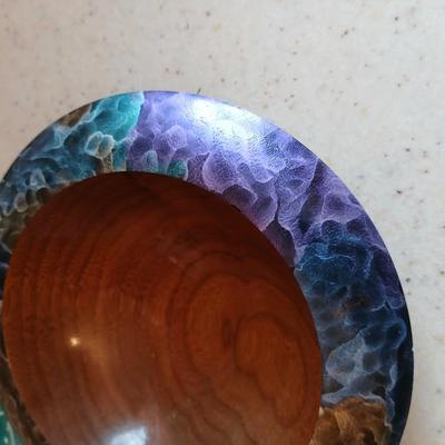 Beautiful signed wood bowl and four pottery square plates / spoon rests / tea bag