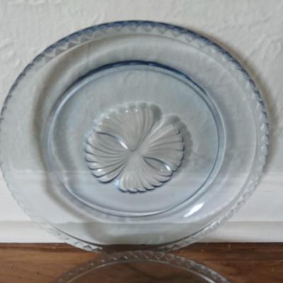 Seven Vintage BLUE FROSTED Fostoria CAPTIVA SHELL Dinner Plates Glass 10"