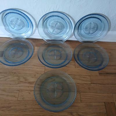 Seven Vintage BLUE FROSTED Fostoria CAPTIVA SHELL Dinner Plates Glass 10"
