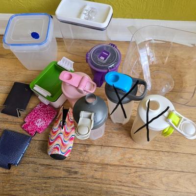 Kitchen plasticware - blender bottles - Cozies - Punch bowl with ladle - canister storage - Tofuture - Sistema