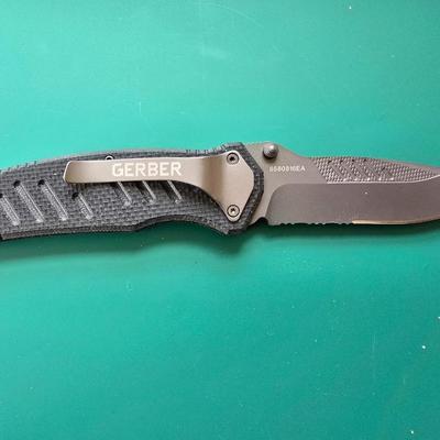 Nice lock blade Gerber folding tactical Pocket knife