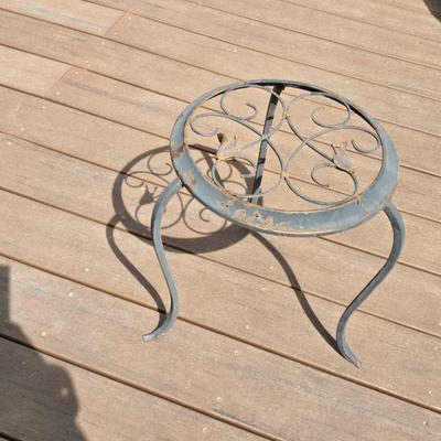 Patio heavy duty plastic rocking chair with light metal plant stand