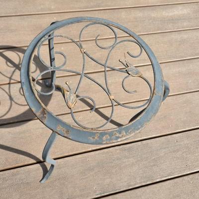 Patio heavy duty plastic rocking chair with light metal plant stand