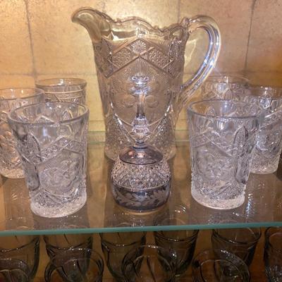 INDIANA GLASS RAYED FLOWER PITCHER W/6 MATCHING GLASSES AND A BELL