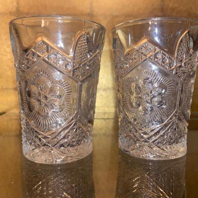 INDIANA GLASS RAYED FLOWER PITCHER W/6 MATCHING GLASSES AND A BELL