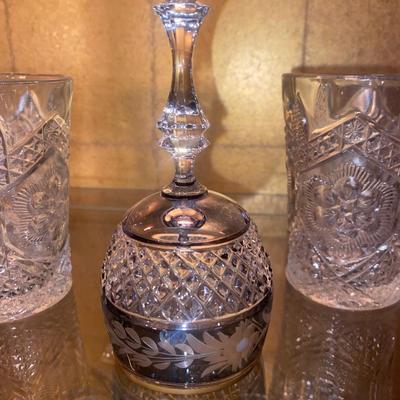 INDIANA GLASS RAYED FLOWER PITCHER W/6 MATCHING GLASSES AND A BELL