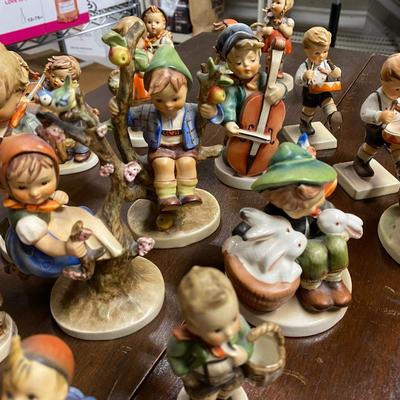 Lot of Hummels, some rare and coveted included Apple Tree Girl