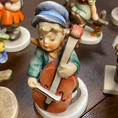 Lot of Hummels, some rare and coveted included Apple Tree Girl