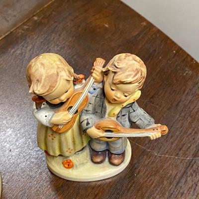 Lot of Hummels, some rare and coveted included Apple Tree Girl