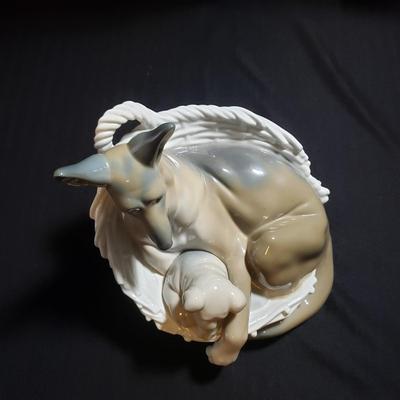 Lladro "German Shepherd With Pup" (O-KD)